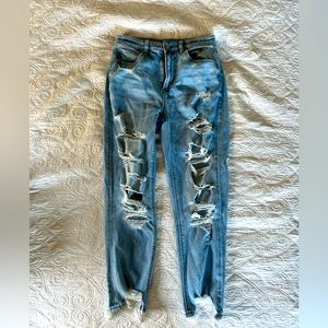American Eagle high-waisted ripped mom jeans (SIZE 2 SHORT)